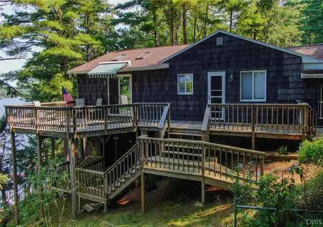3rd image of 106 Dillon Point Rd, Hammond, NY 13646 | MLS# S1701315