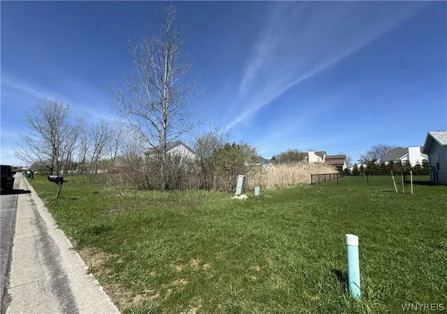 1st image of 7502 Congressional Dr, Lockport, NY 14094 | MLS# B1702526