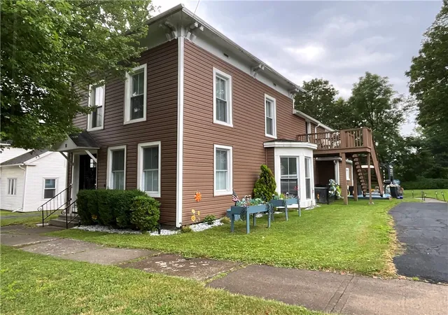 1st image of 11 State St, Oxford, NY 13830 | MLS# R1702371