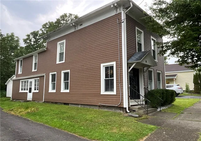 2nd image of 11 State St, Oxford, NY 13830 | MLS# R1702371
