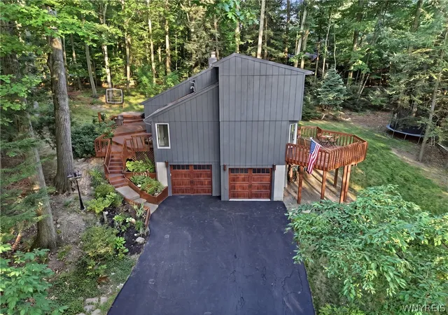2nd image of 5876 Woodlee Ct, Orchard Park, NY 14127 | MLS# B1702418