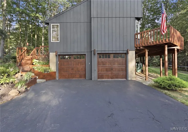 4th image of 5876 Woodlee Ct, Orchard Park, NY 14127 | MLS# B1702418