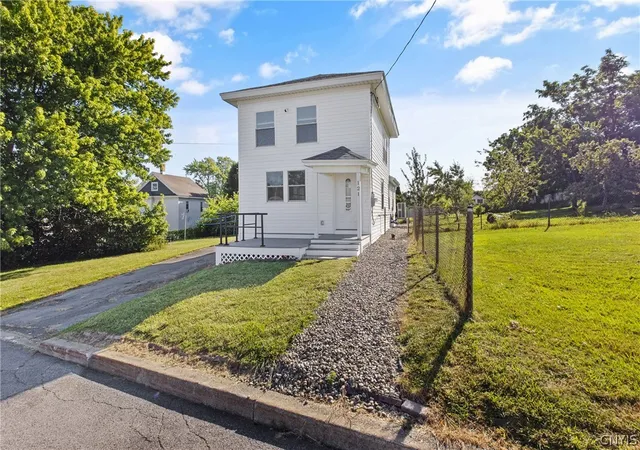 3rd image of 121 W 9Th St, Oswego, NY 13126 | MLS# S1701879