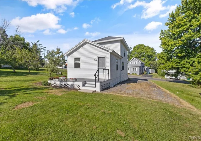 4th image of 121 W 9Th St, Oswego, NY 13126 | MLS# S1701879