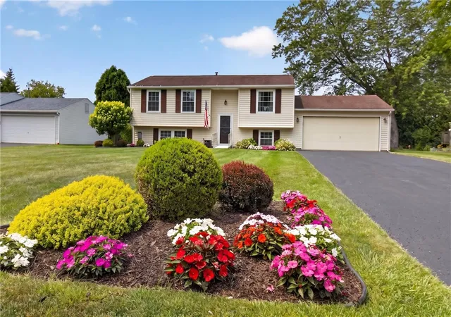 1st image of 13 Baylor Cir, Chili, NY 14624 | MLS# R1702477