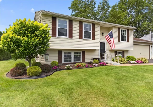 2nd image of 13 Baylor Cir, Chili, NY 14624 | MLS# R1702477