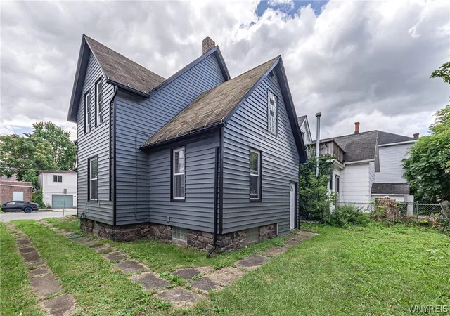 11th image of 304 Schenck St, North Tonawanda, NY 14120 | MLS# B1702558