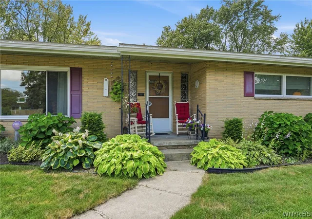 Photo 4 of Single family home for sale at 246 East Ave, Batavia, NY 14020 | MLS# B1702500 | Listing updated on 2026-08-01