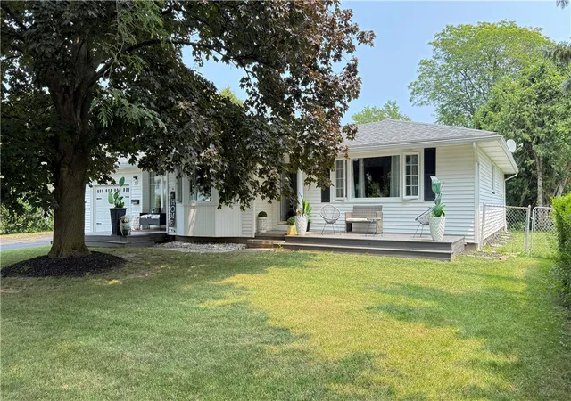 1st image of 375 Angelus Dr, Irondequoit, NY 14622 | MLS# R1701414