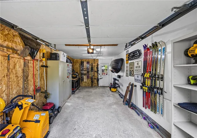 44th image of 212 Overland Trl, Henrietta, NY 14586 | MLS# R1701918
