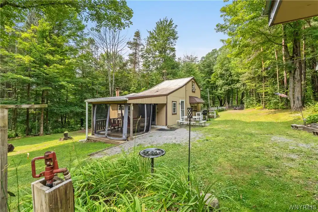 Photo 1 of Single family home for sale at 28 Treehaven Rd, Gainesville, NY 14066 | MLS# B1702298 | Listing updated on 2026-09-29