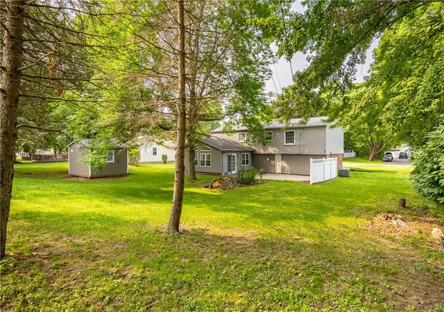 36th image of 24 Carriage Ct, Pittsford, NY 14534 | MLS# R1702222