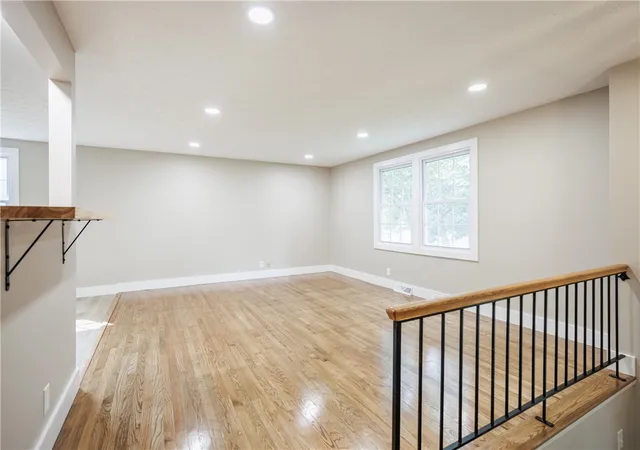 3rd image of 24 Carriage Ct, Pittsford, NY 14534 | MLS# R1702222