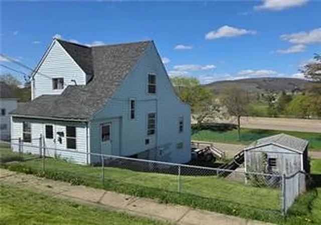 3rd image of 259 Sunset Dr, Corning, NY 14830 | MLS# R1702598
