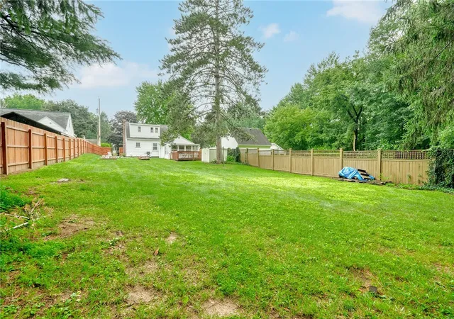 40th image of 8 Wyncrest Dr, Chili, NY 14624 | MLS# R1702653