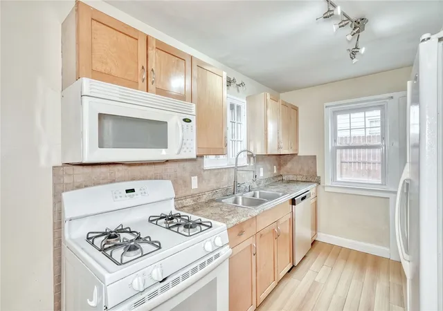 4th image of 8 Wyncrest Dr, Chili, NY 14624 | MLS# R1702653