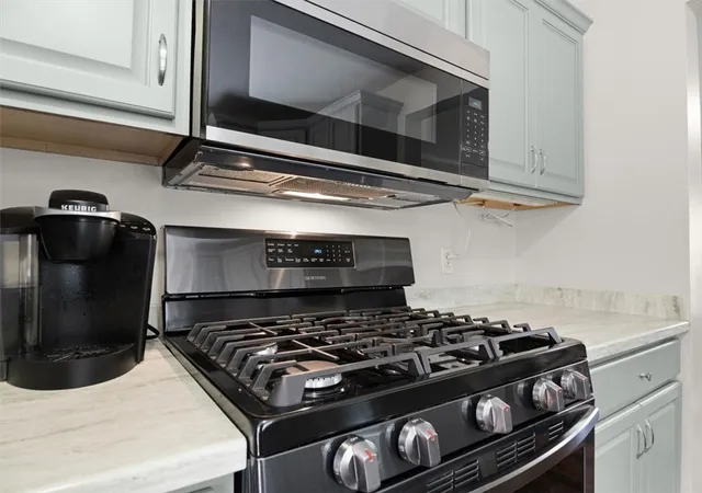 3rd image of 939 Joylene Dr, Webster, NY 14580 | MLS# R1702666
