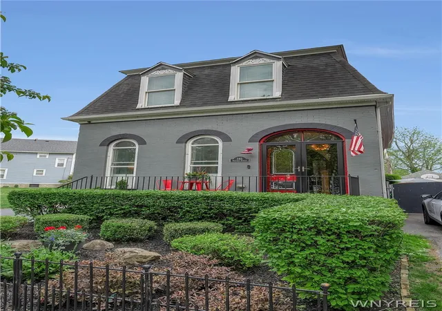 3rd image of 345 Virginia St, Buffalo, NY 14201 | MLS# B1702223
