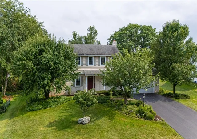 1st image of 77 S Ridge Trl, Perinton, NY 14450 | MLS# R1702319