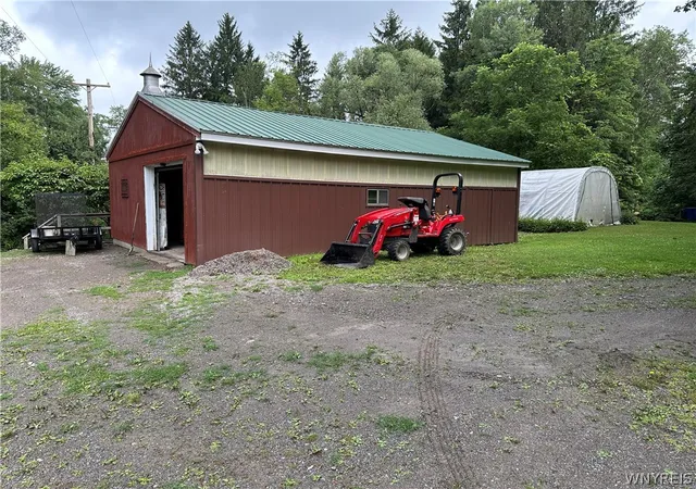 Photo 4 of Single family home for sale at 2326 Snyder Rd, Varysburg, NY 14167 | MLS# B1702078 | Listing updated on 2026-07-29