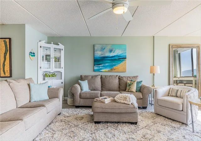 4th image of 4 Cliffside Dr, Canandaigua, NY 14424 | MLS# R1699278