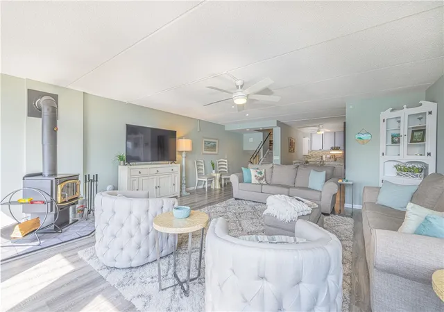 5th image of 4 Cliffside Dr, Canandaigua, NY 14424 | MLS# R1699278