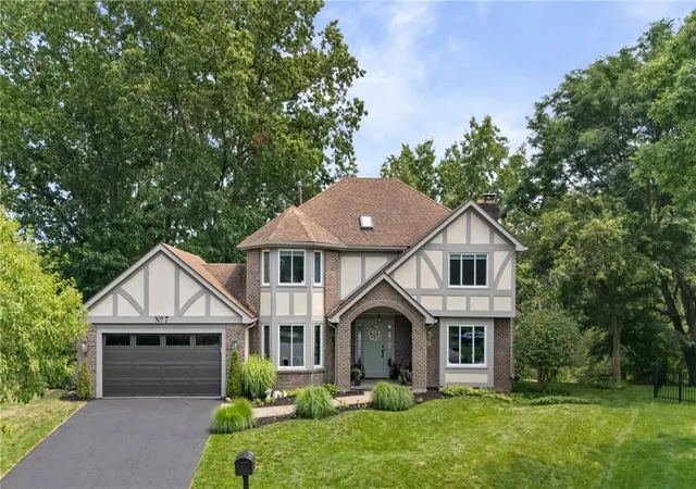 3rd image of 7 Touraine Ct, Pittsford, NY 14534 | MLS# R1702692