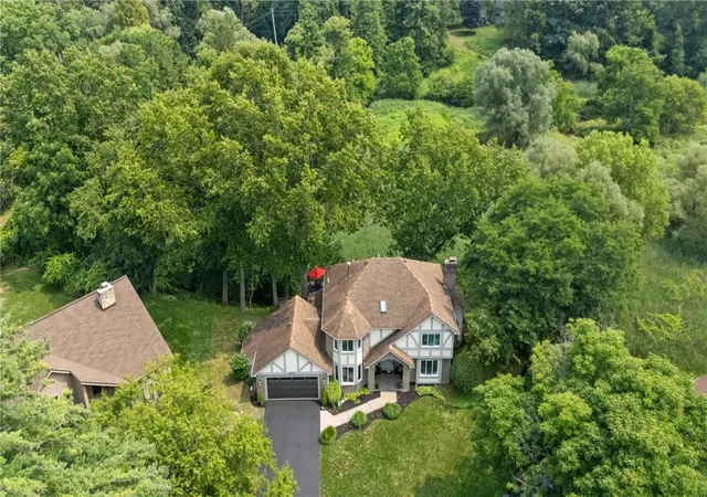 4th image of 7 Touraine Ct, Pittsford, NY 14534 | MLS# R1702692