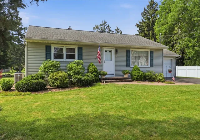 3rd image of 1739 Maiden Ln, Greece, NY 14626 | MLS# R1702517