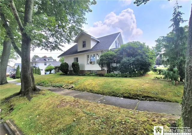 2nd image of 401 Charles St, Jamestown, NY 14701 | MLS# R1702254