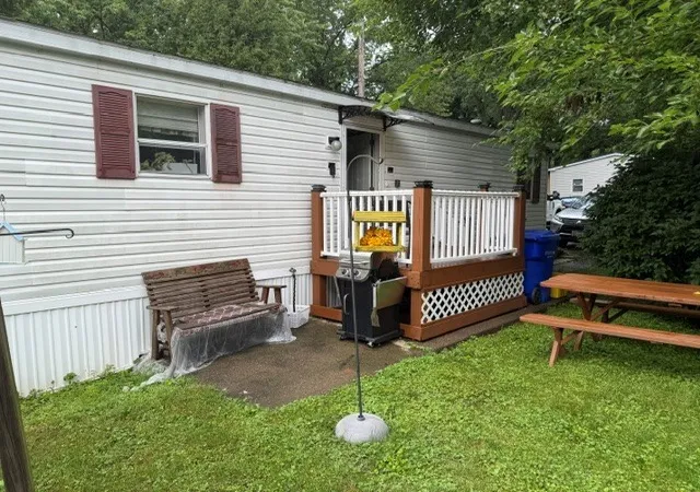 2nd image of 434 Terri Dr, Farmington, NY 14425 | MLS# R1702714