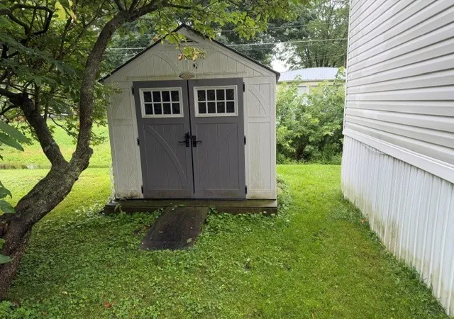 Photo 3 of Sale Pending at 434 Terri Dr, Farmington, NY 14425 | MLS# R1702714 | Listing updated on 2026-08-03