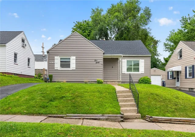 1st image of 530 Tarrington Rd, Irondequoit, NY 14609 | MLS# R1702712