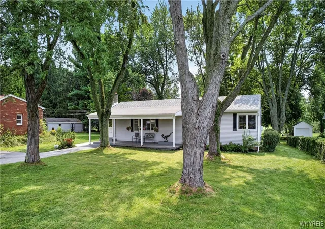 39th image of 3916 Lockport Rd, Wheatfield, NY 14132 | MLS# B1702572