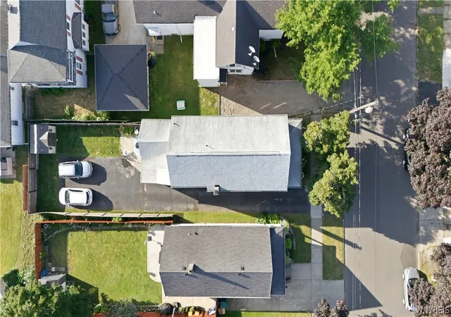 2nd image of 184 Lincoln Ave, North Tonawanda, NY 14120 | MLS# B1701456