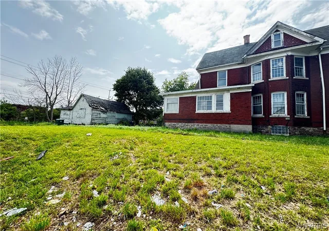 4th image of 635 13Th St, Niagara Falls, NY 14301 | MLS# B1702199