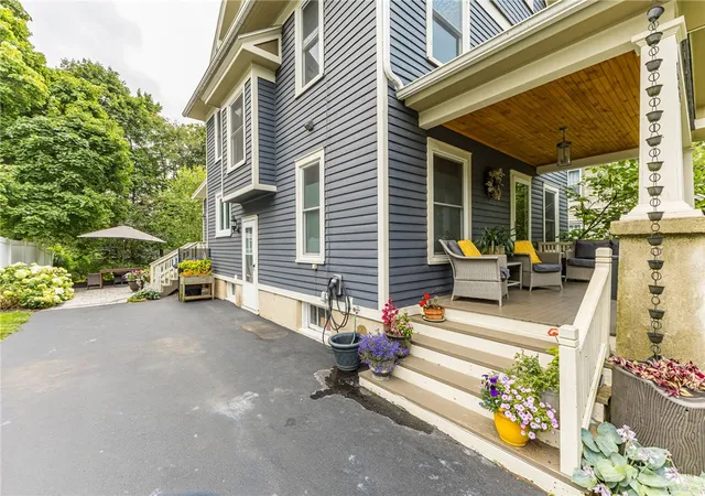 2nd image of 129 Park Ave, Canandaigua, NY 14424 | MLS# R1701891