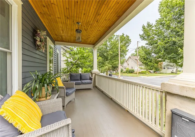 3rd image of 129 Park Ave, Canandaigua, NY 14424 | MLS# R1701891