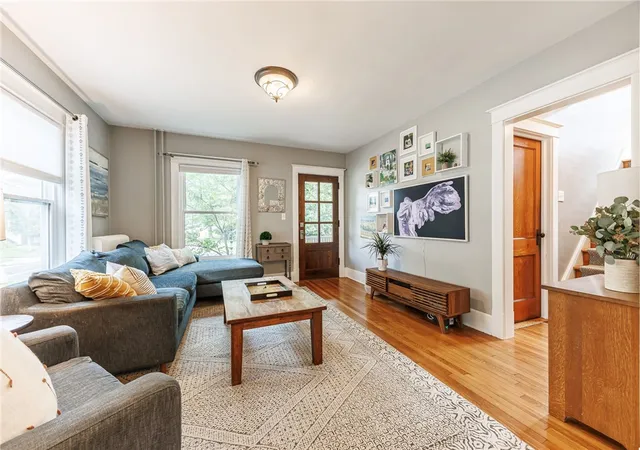 4th image of 129 Park Ave, Canandaigua, NY 14424 | MLS# R1701891
