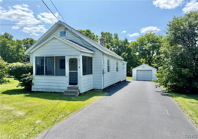 1st image of 211 Westover Street, Syracuse, NY 13209 | MLS# S1700775