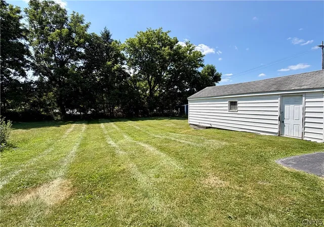 3rd image of 211 Westover Street, Syracuse, NY 13209 | MLS# S1700775
