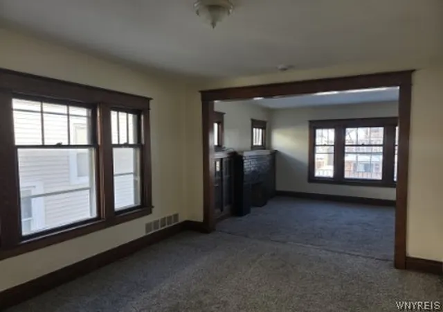 3rd image of 265 Lisbon Ave, Buffalo, NY 14215 | MLS# B1702227