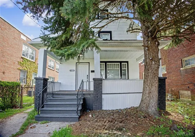 2nd image of 619 6th St, Niagara Falls, NY 14301 | MLS# B1702800