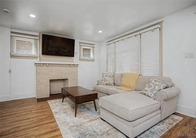 Photo 4 of Single family home for sale at 619 6th Street, Niagara Falls, NY 14301 | MLS# B1702800 | Listing updated on 2026-08-01