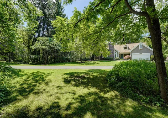 3rd image of 5 Glen Cannon, Pittsford, NY 14534 | MLS# R1698772