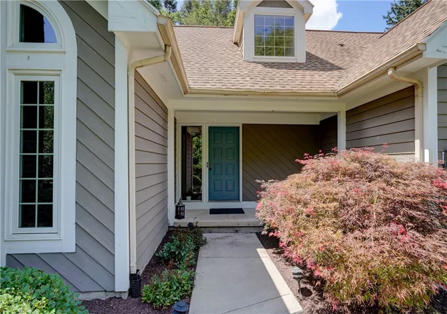 5th image of 5 Glen Cannon, Pittsford, NY 14534 | MLS# R1698772