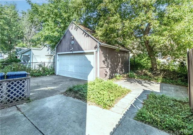 Listing Photo 2 - Condo for sale in building located at 74 Ryan St, Buffalo, NY 14210 - Unit #