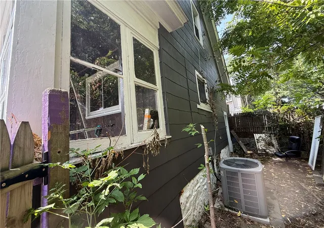 3rd image of 6 Rugraff St, Rochester, NY 14606 | MLS# R1702994