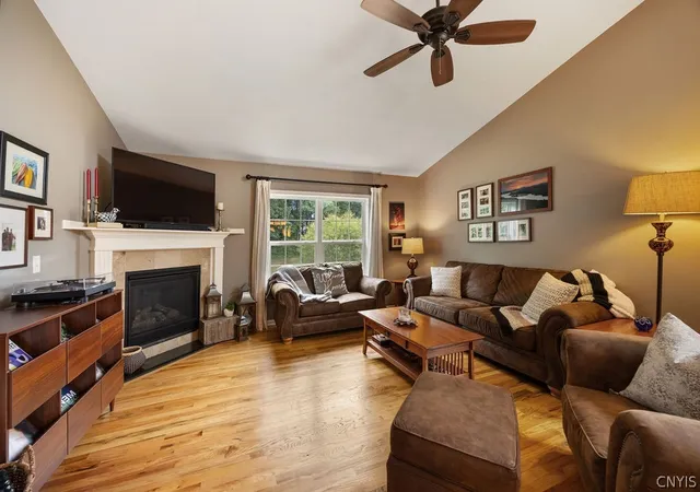 4th image of 158 Slindes Woods Circle, Syracuse, NY 13212 | MLS# S1702274
