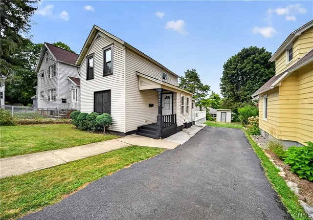 3rd image of 320 6Th St, Syracuse, NY 13209 | MLS# S1700714